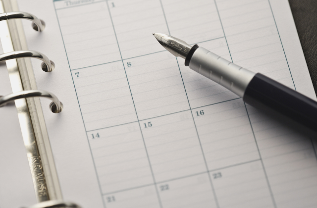 カレンダーとペン