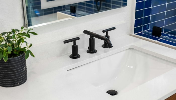 真っ白な洗面台