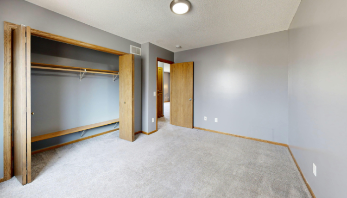 シンプルな壁面クローゼット