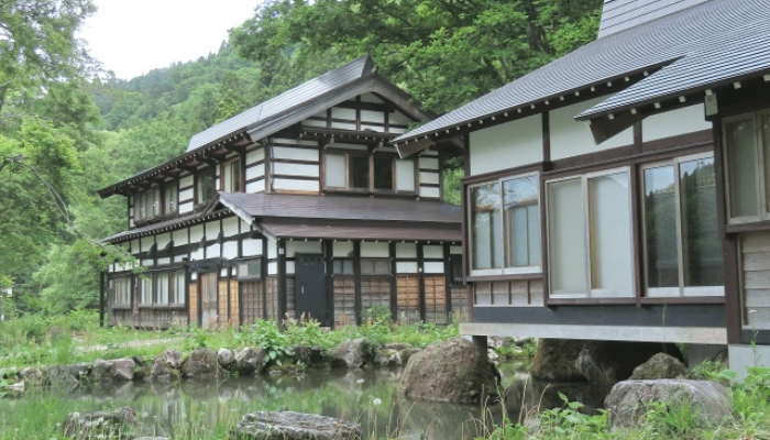 池と庭がある古民家