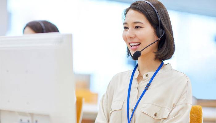 カスタマーサポートの女性