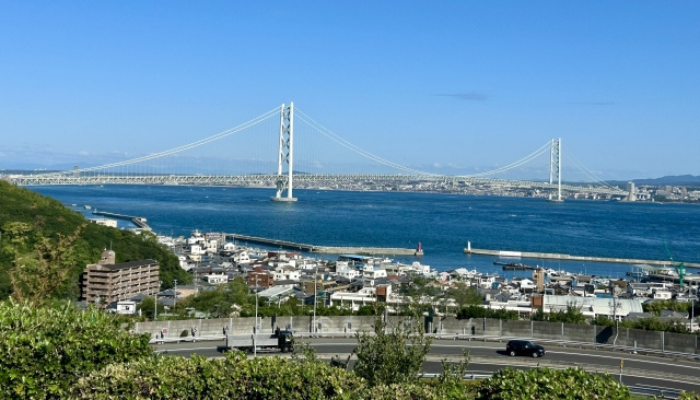 淡路島から明石大橋の眺め